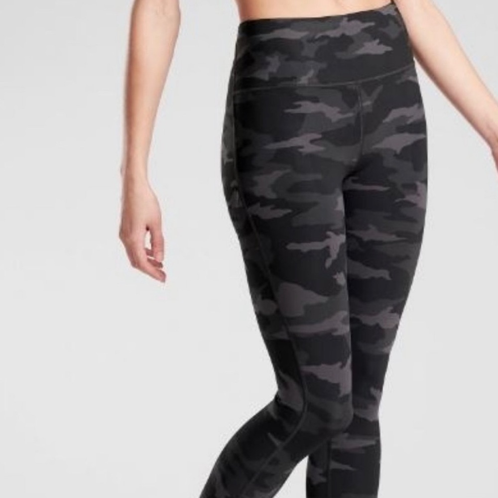 Athleta ultimate camo 7/8 tight